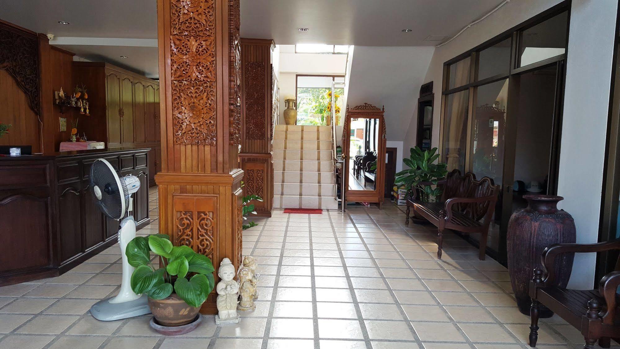 Holiday Guest House Chaweng  Exterior photo